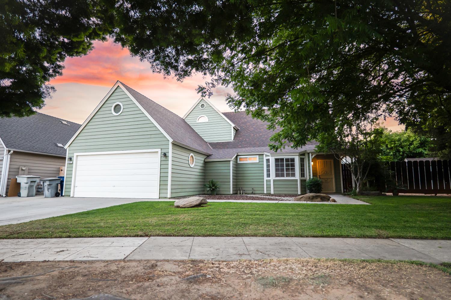 5427 N Aurora Ave, Fresno, CA 93722