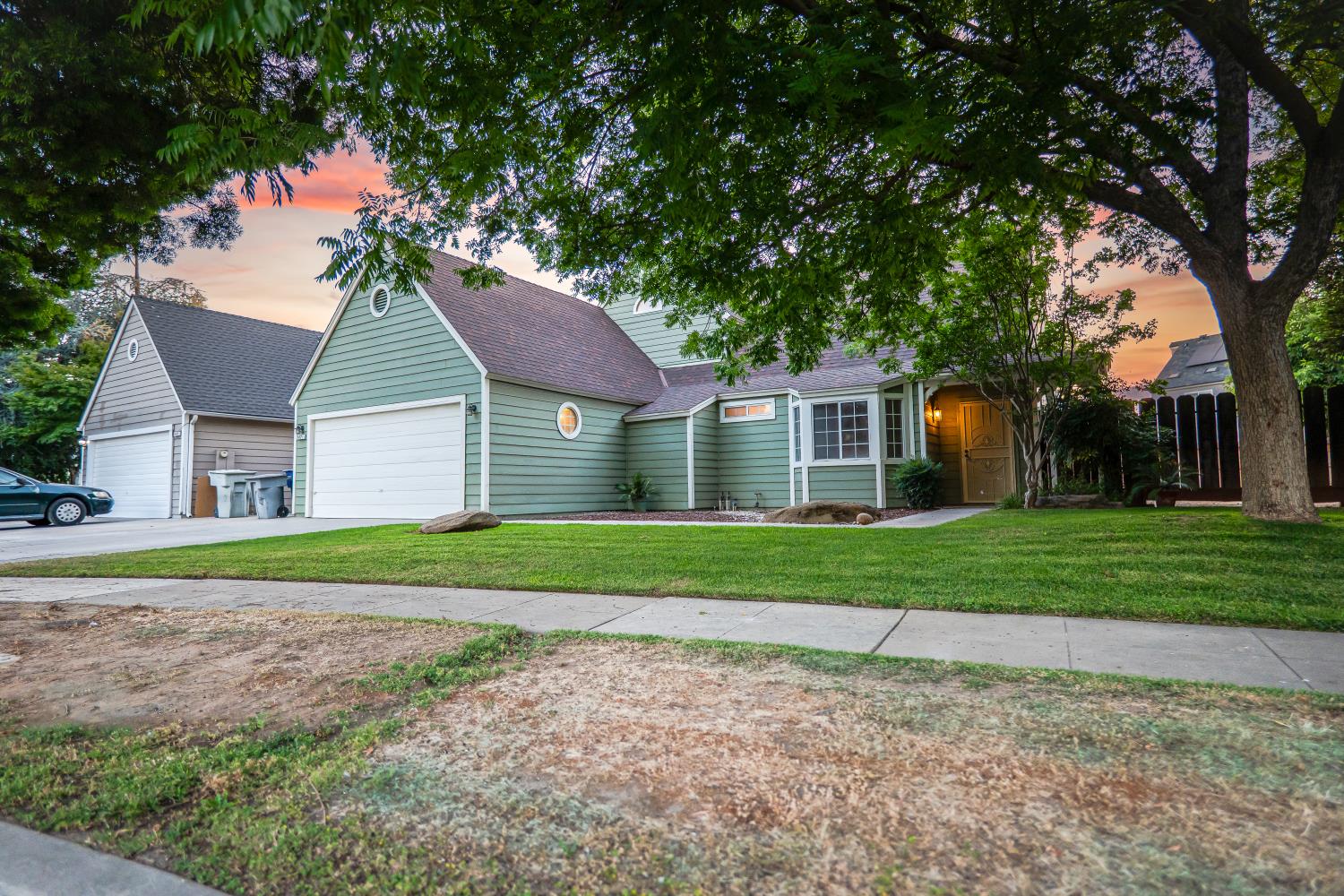 5427 N Aurora Ave, Fresno, CA 93722