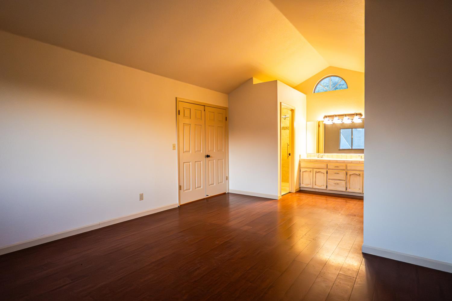 5427 N Aurora Ave, Fresno, CA 93722