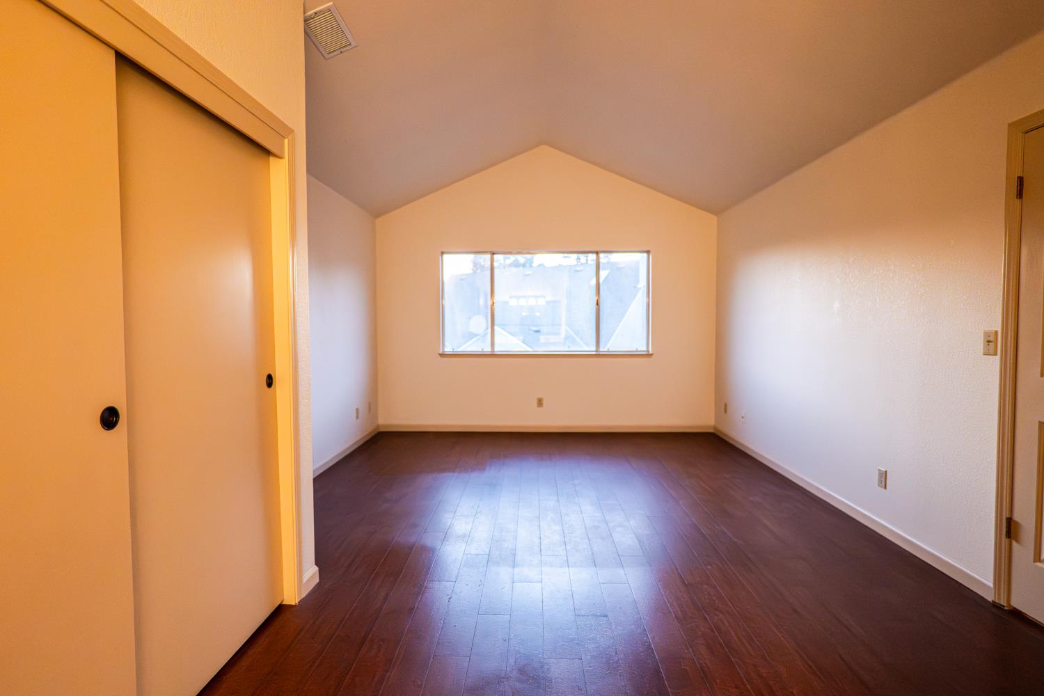 5427 N Aurora Ave, Fresno, CA 93722