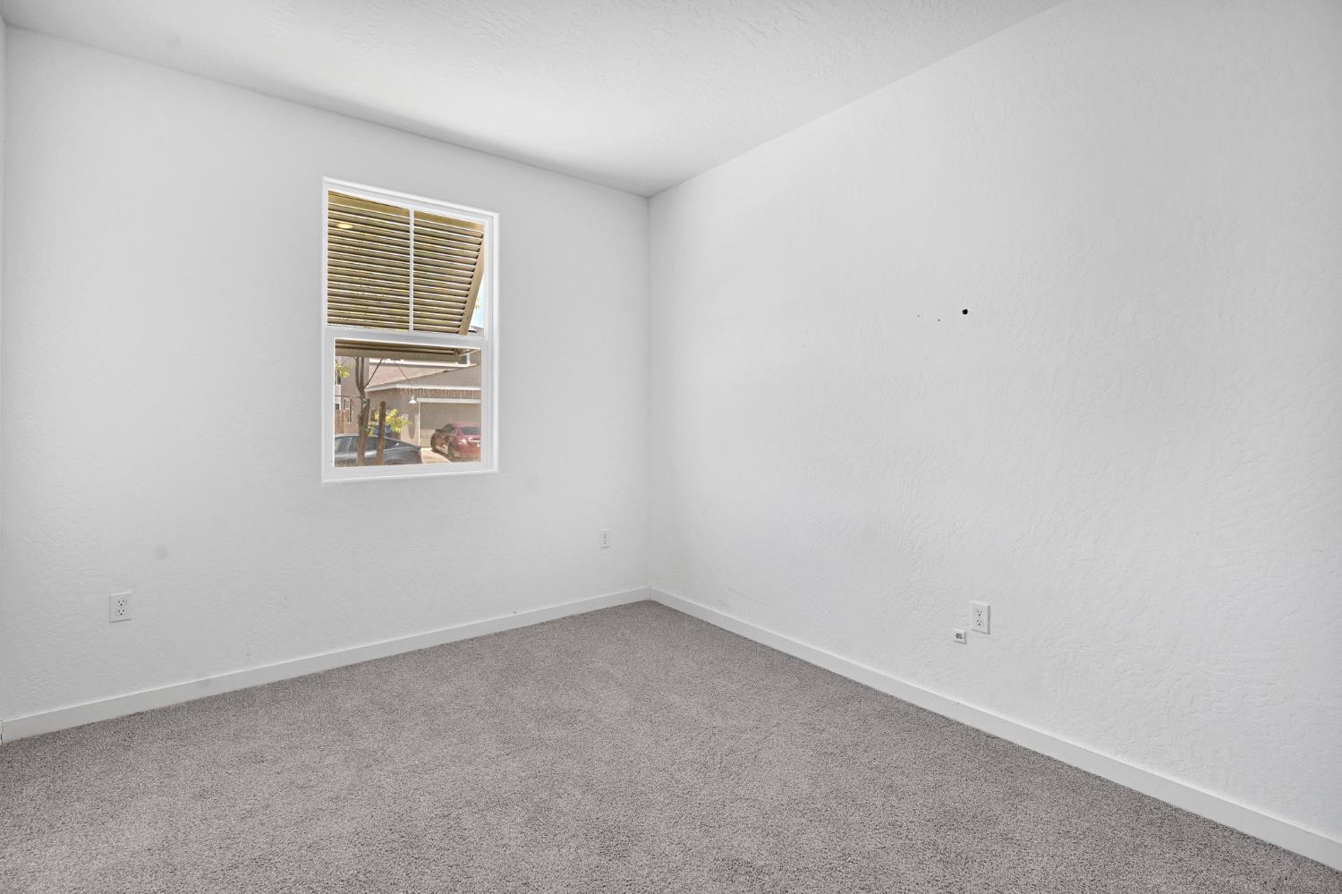 5963 W Laguna Ave, Fresno, CA 93722