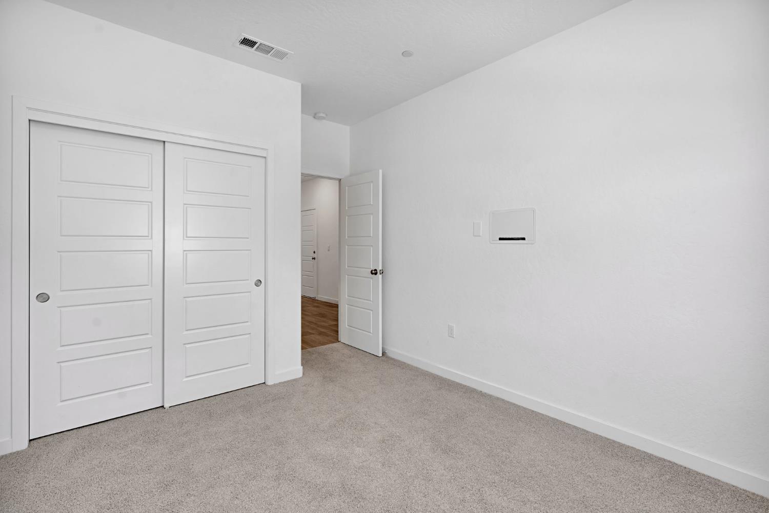 5963 W Laguna Ave, Fresno, CA 93722