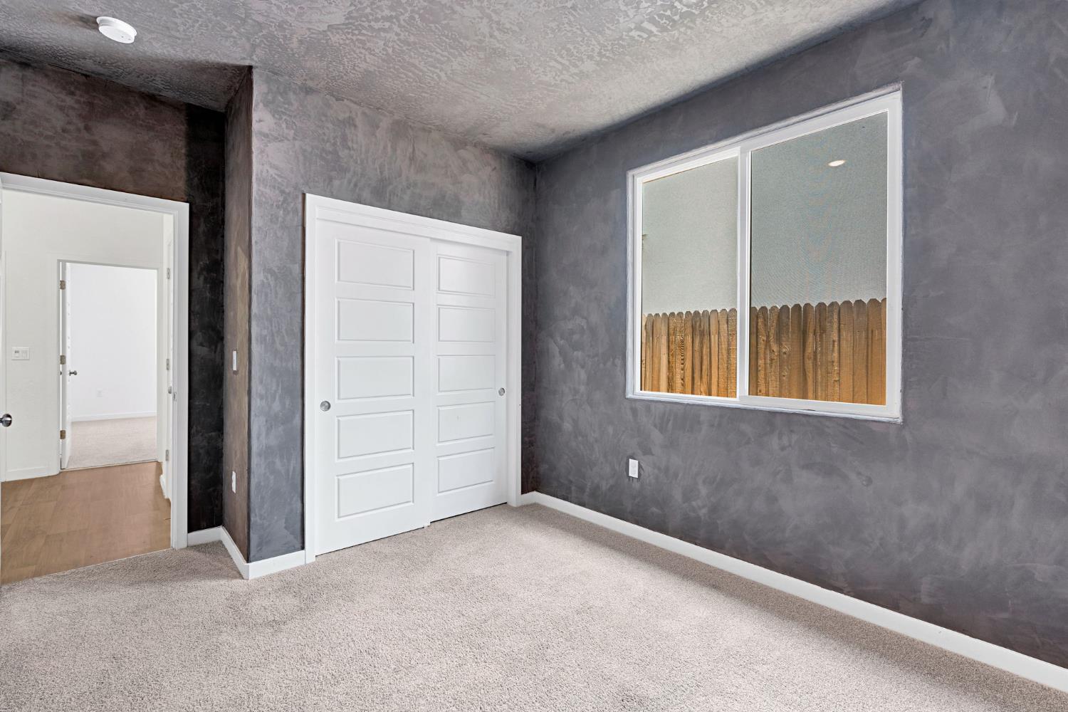 5963 W Laguna Ave, Fresno, CA 93722