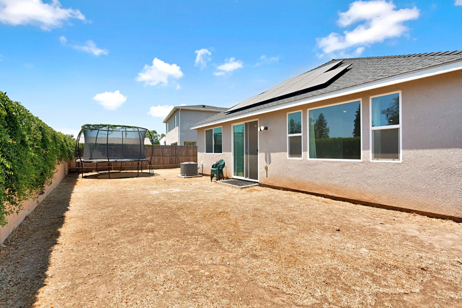 5963 W Laguna Ave, Fresno, CA 93722