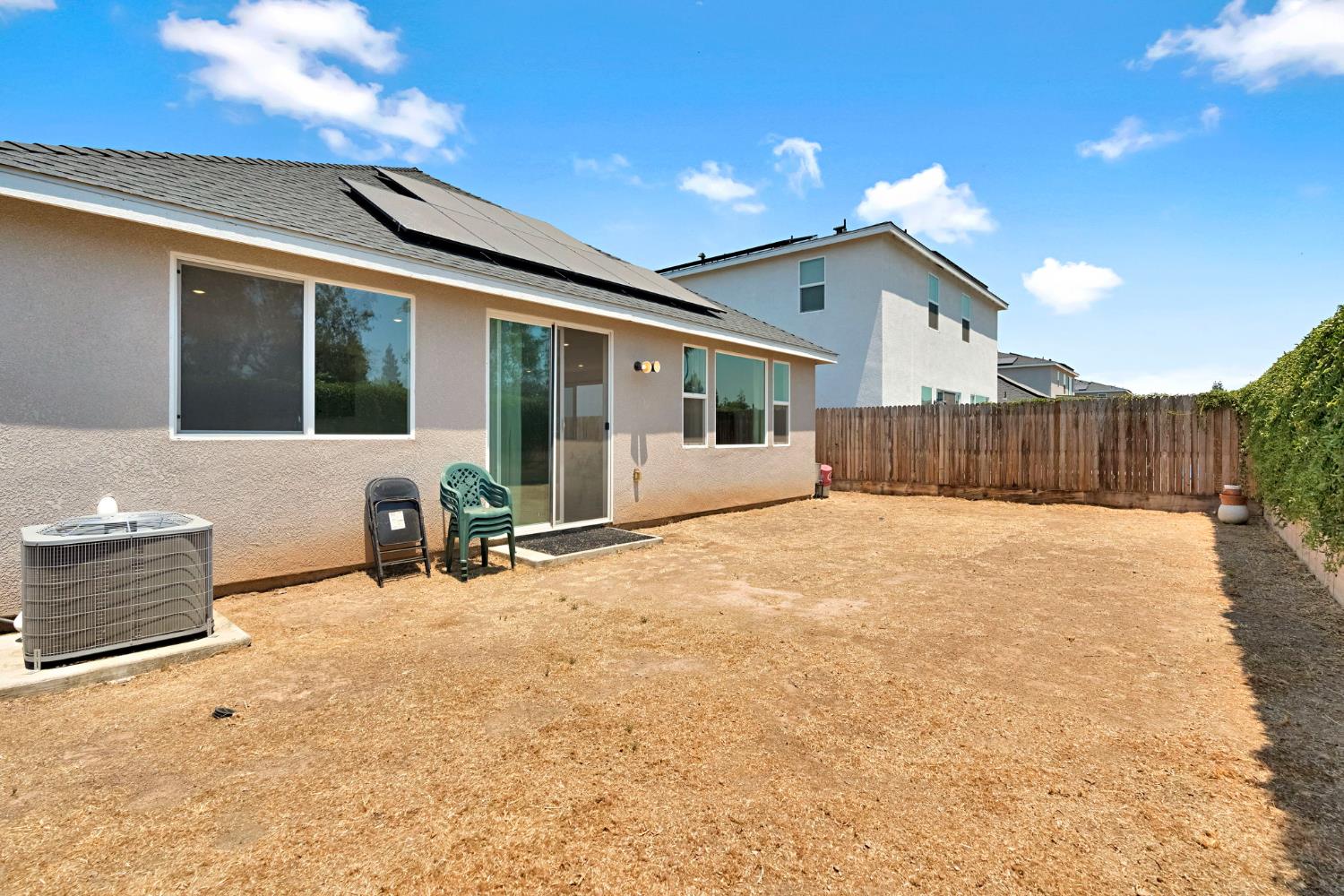 5963 W Laguna Ave, Fresno, CA 93722