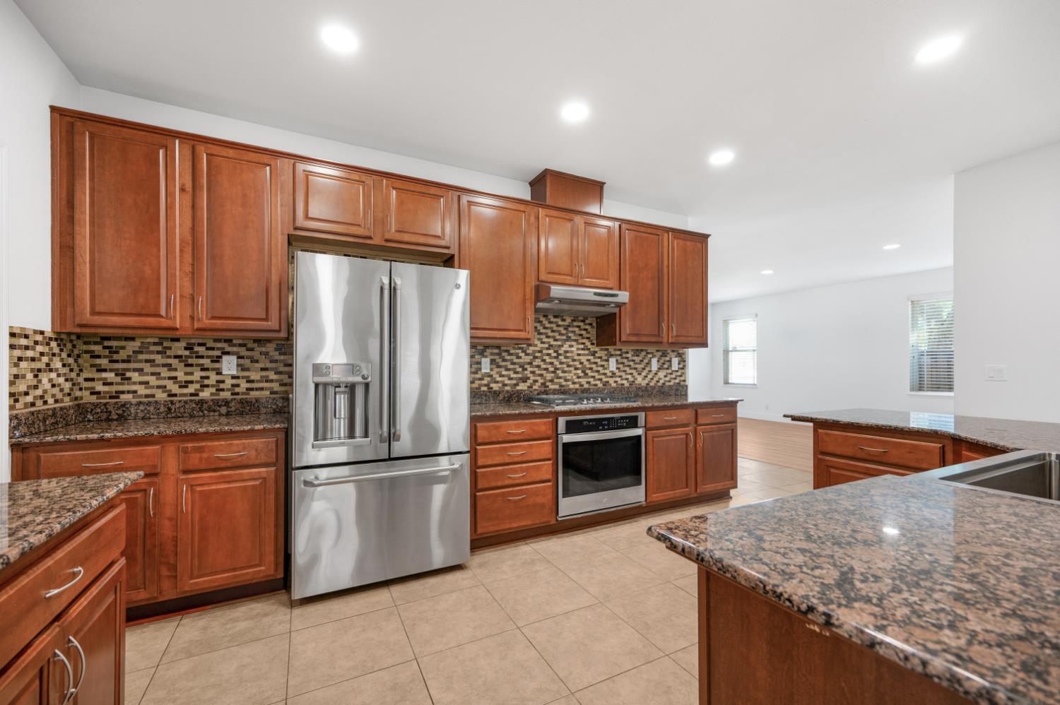 5294 E Geary St, Fresno, CA 93727