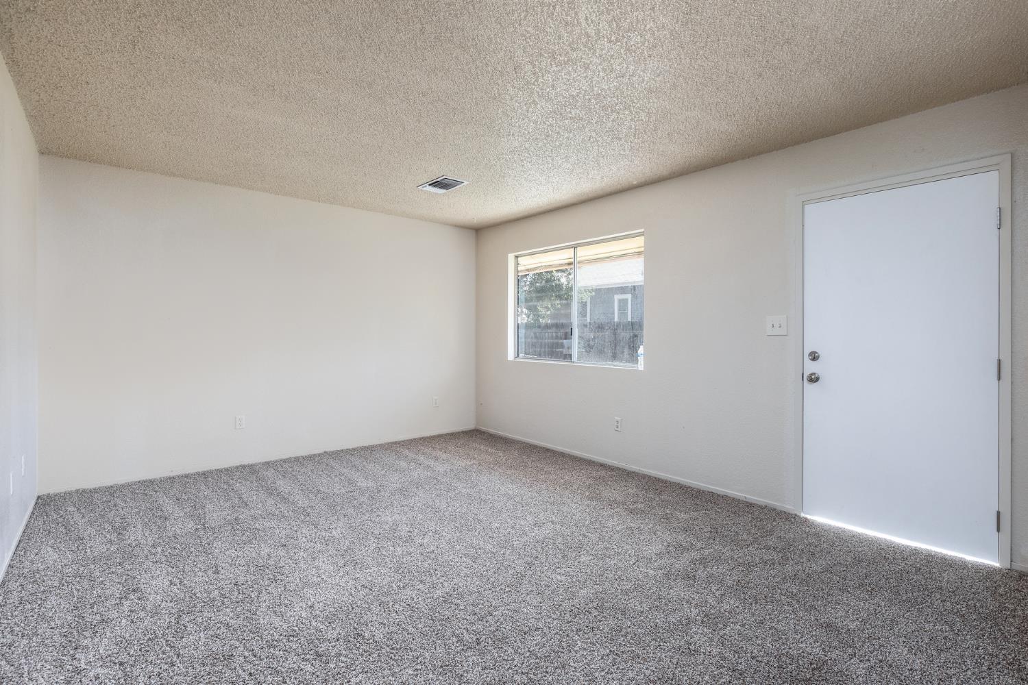 259 N K St, Dinuba, CA 93618
