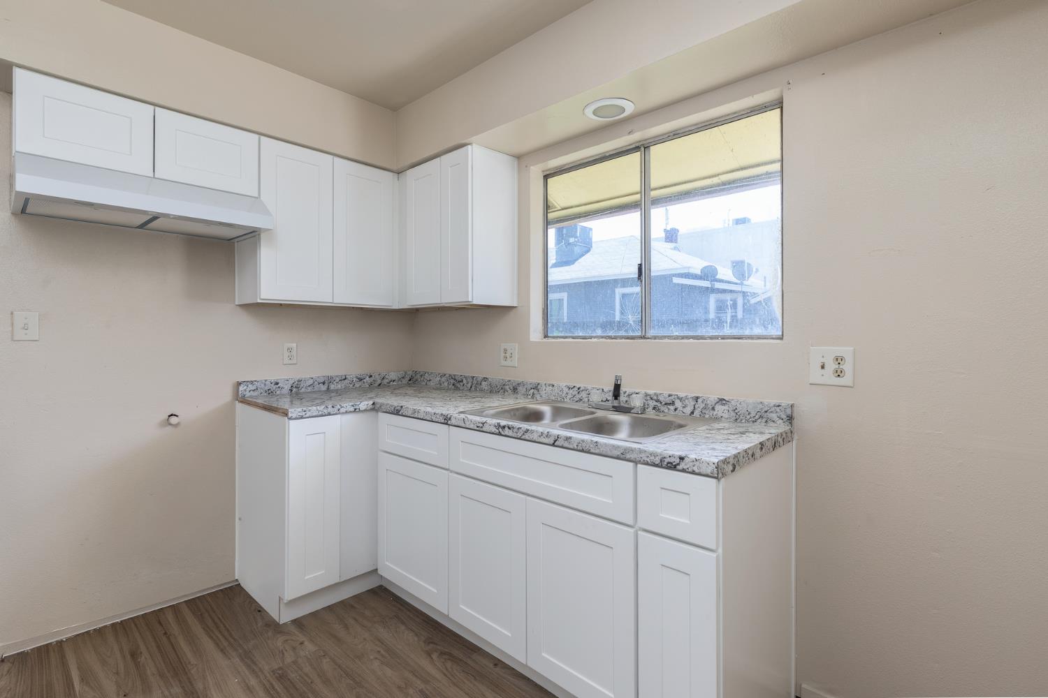 259 N K St, Dinuba, CA 93618