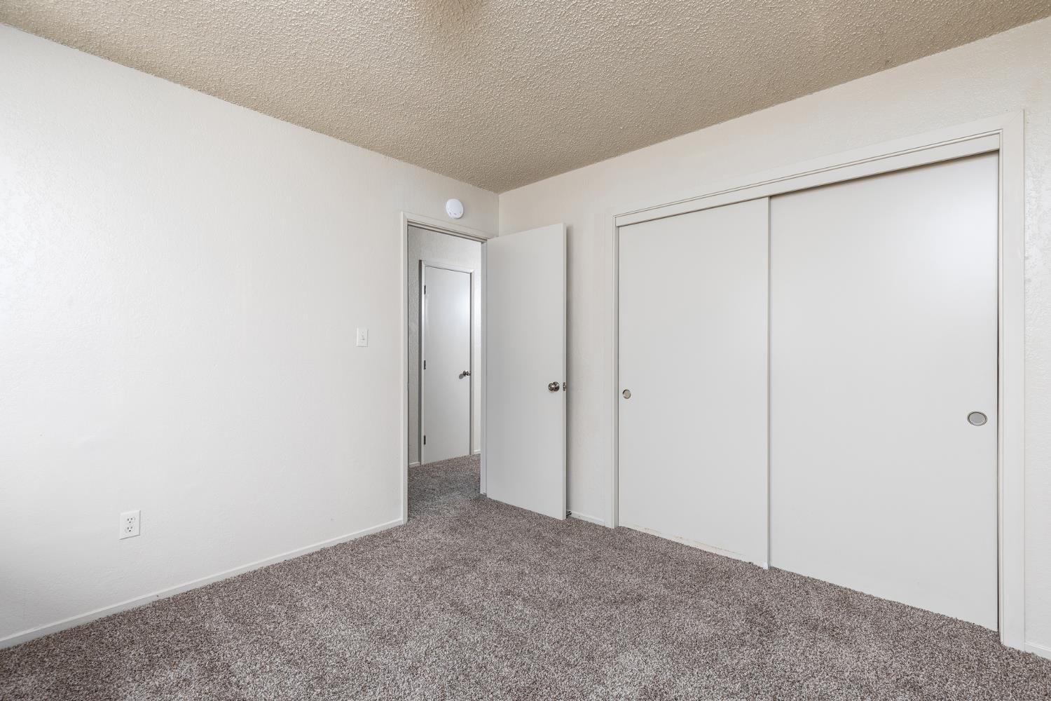 259 N K St, Dinuba, CA 93618