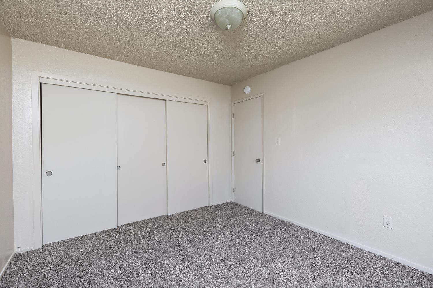 259 N K St, Dinuba, CA 93618