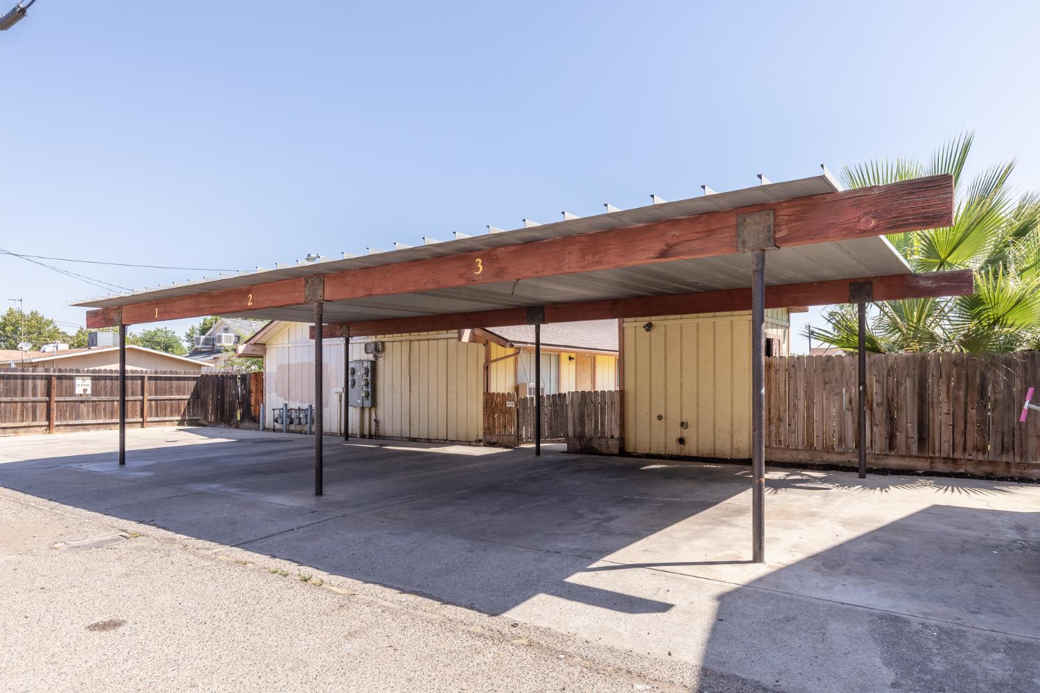 259 N K St, Dinuba, CA 93618