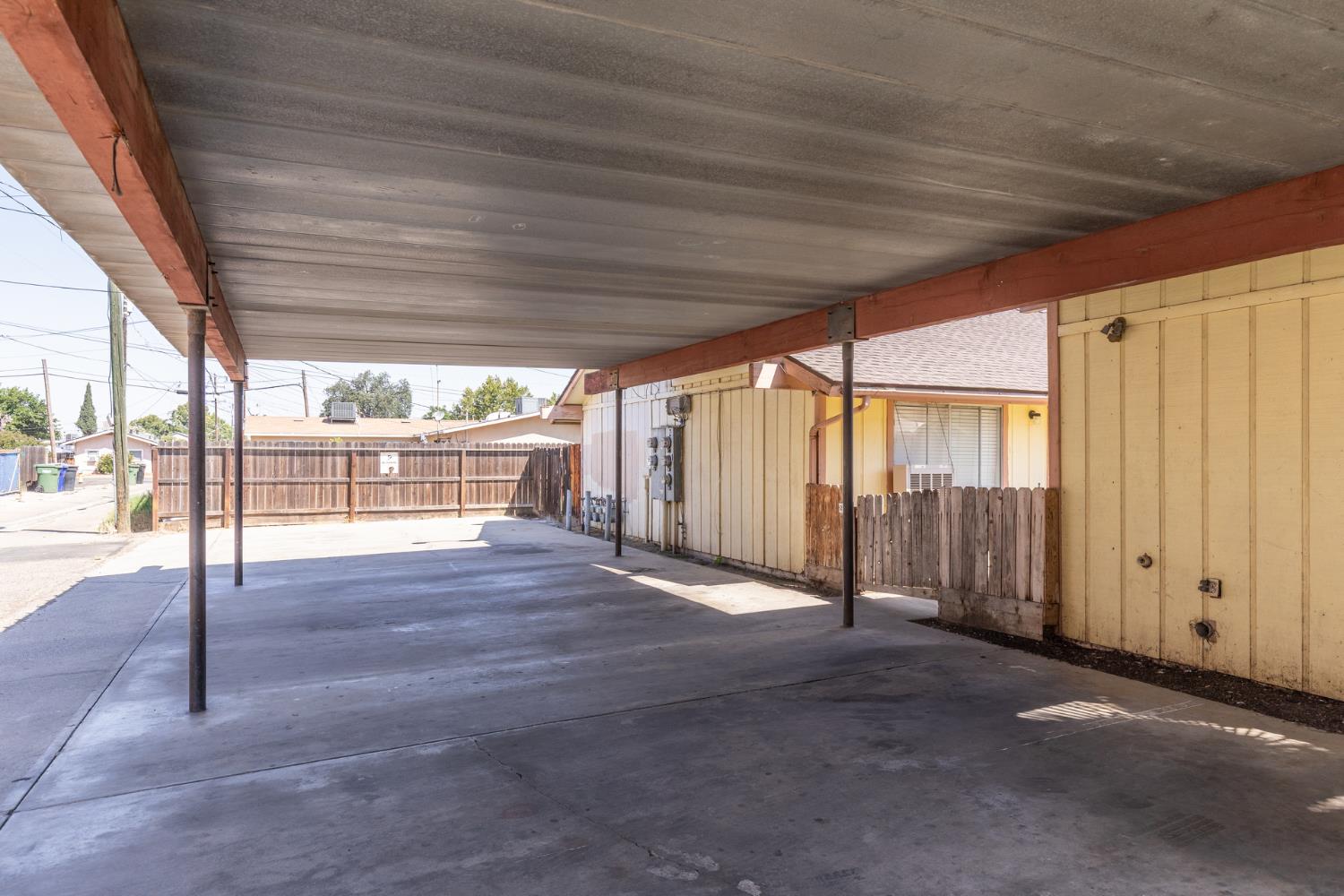 259 N K St, Dinuba, CA 93618