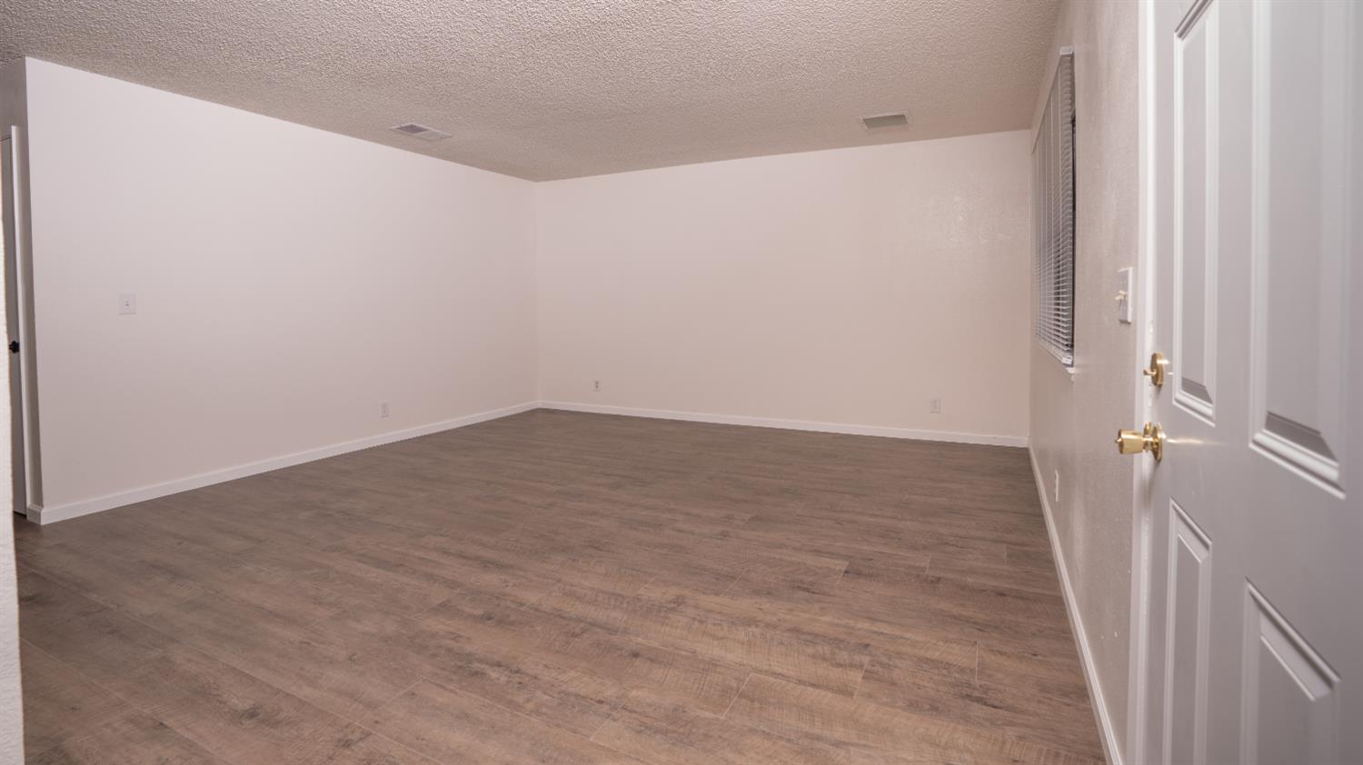 429 E Valley St, Coalinga, CA 93210