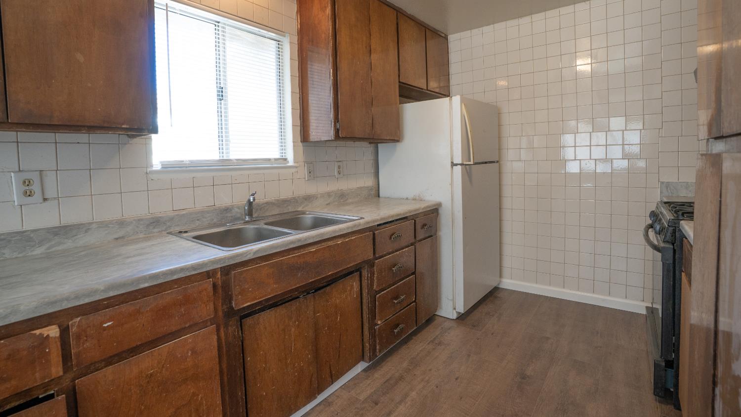 429 E Valley St, Coalinga, CA 93210