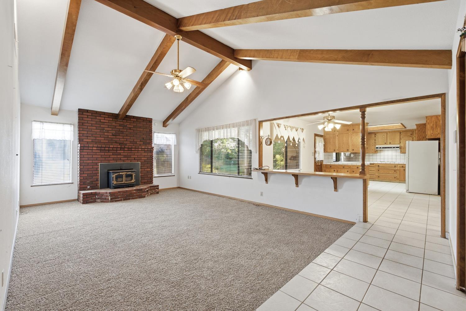1547 E Fallbrook Ave, Fresno, CA 93720