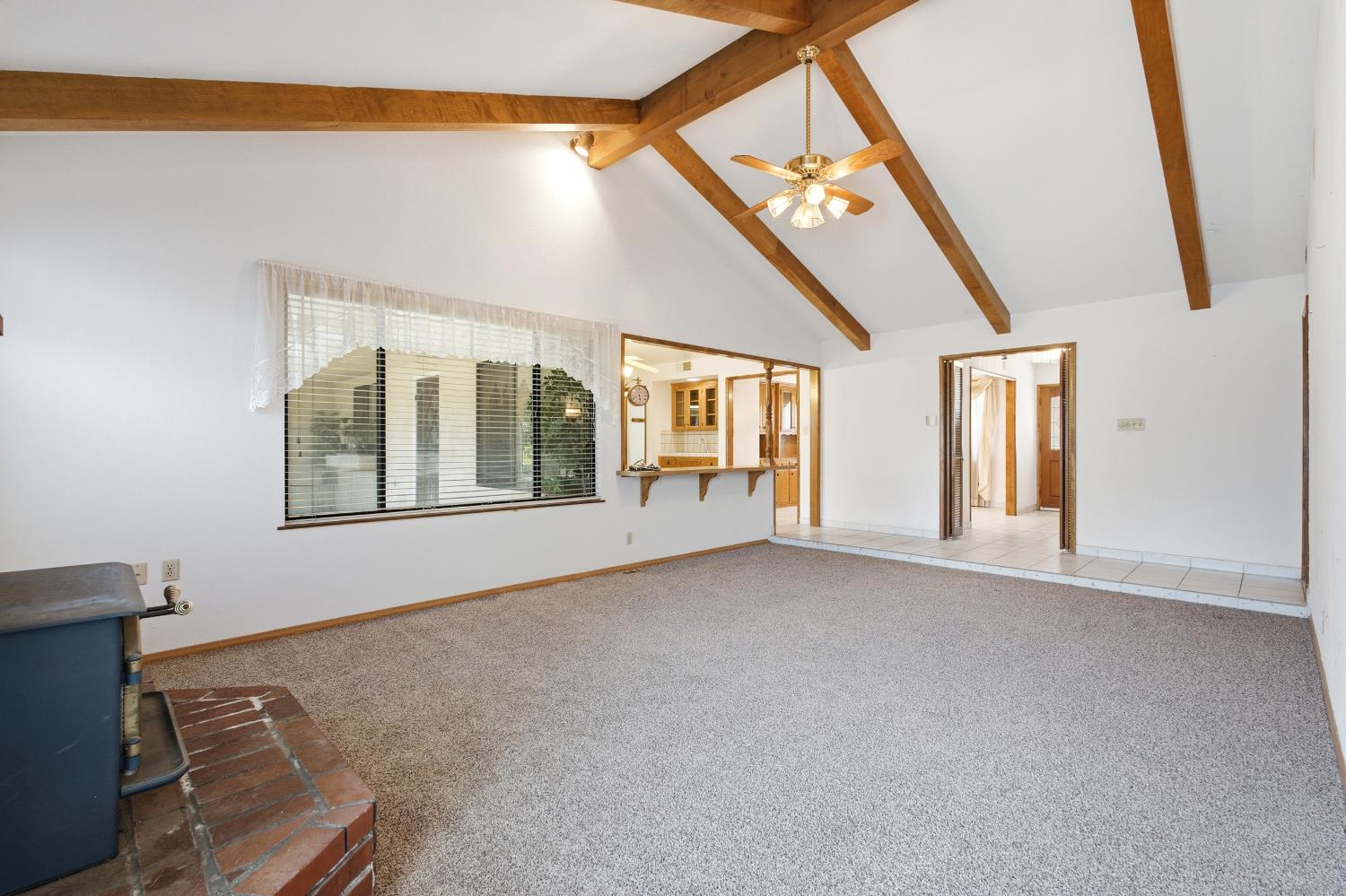 1547 E Fallbrook Ave, Fresno, CA 93720