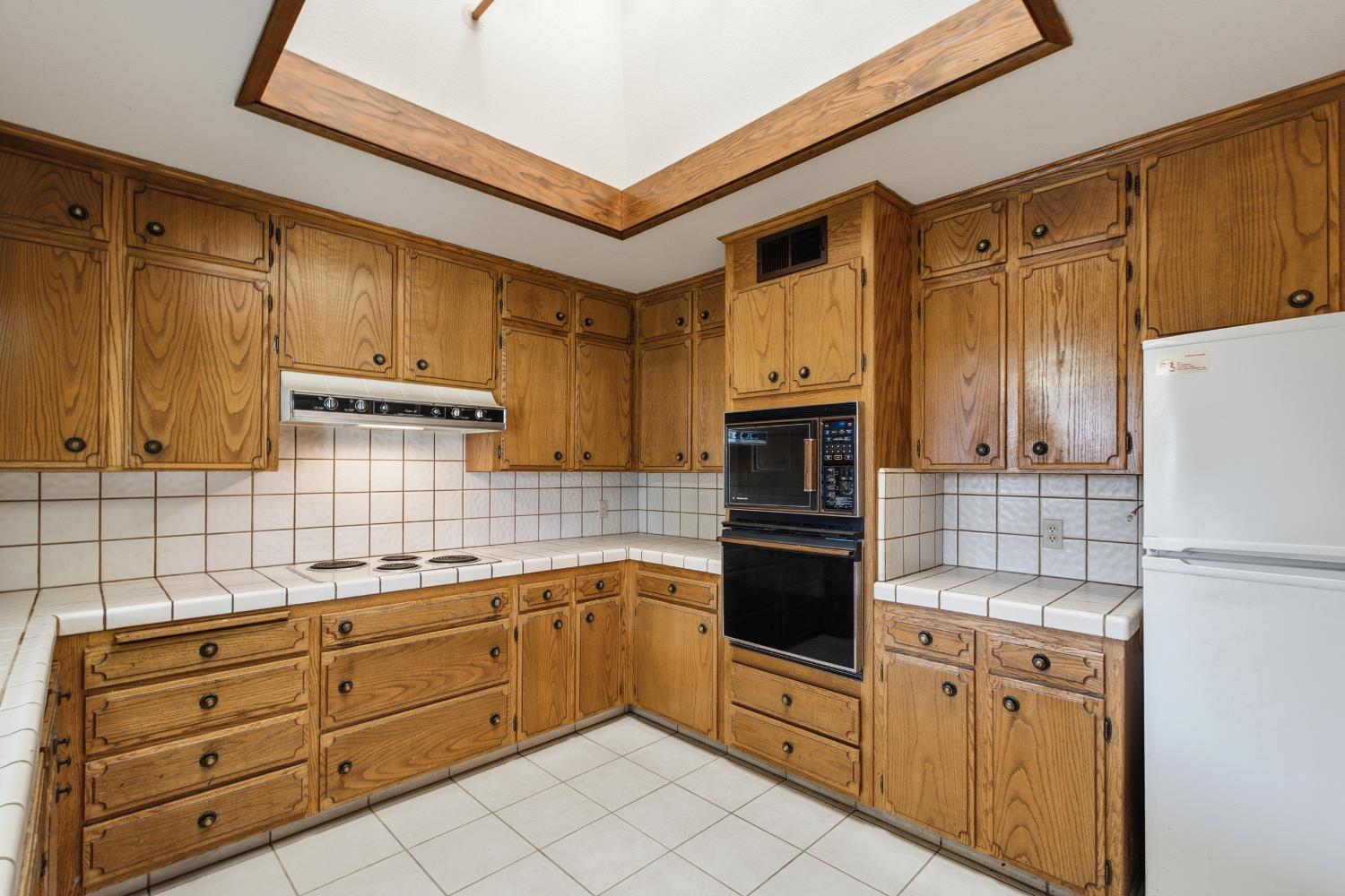 1547 E Fallbrook Ave, Fresno, CA 93720