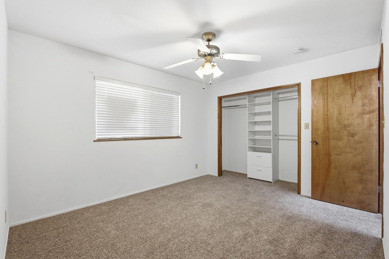 1547 E Fallbrook Ave, Fresno, CA 93720