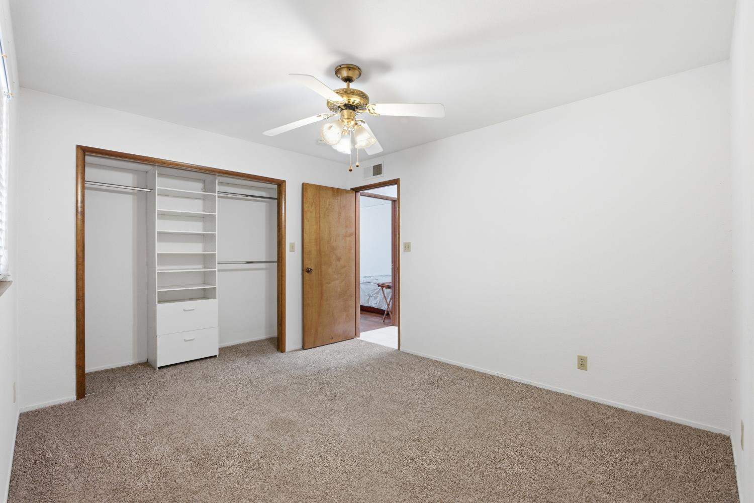 1547 E Fallbrook Ave, Fresno, CA 93720