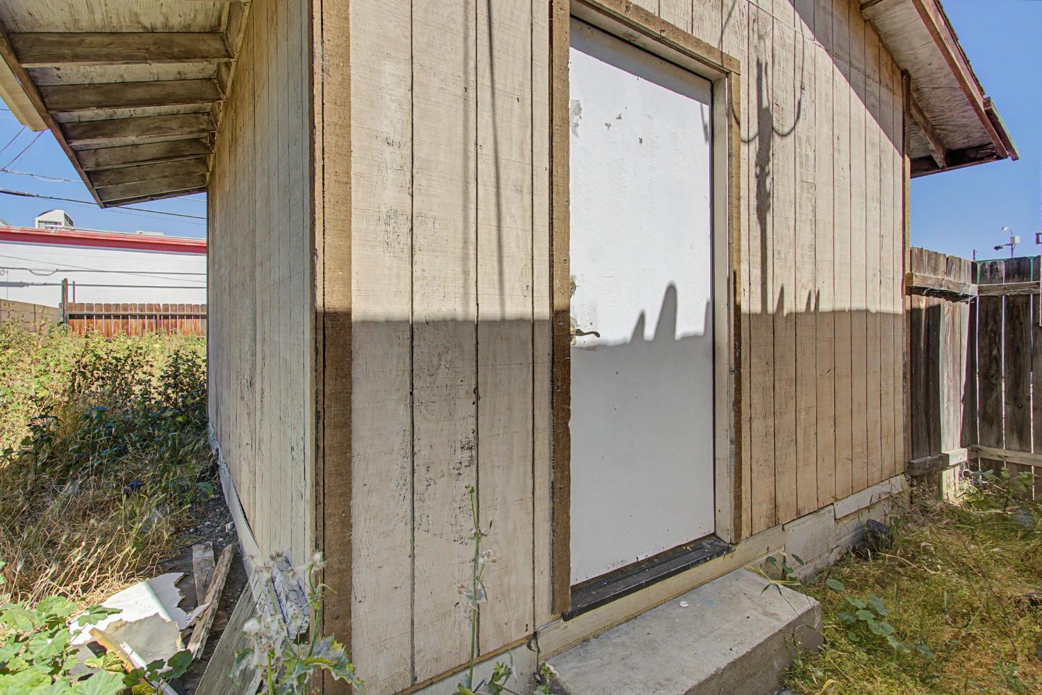 927 N St, Firebaugh, CA 93622