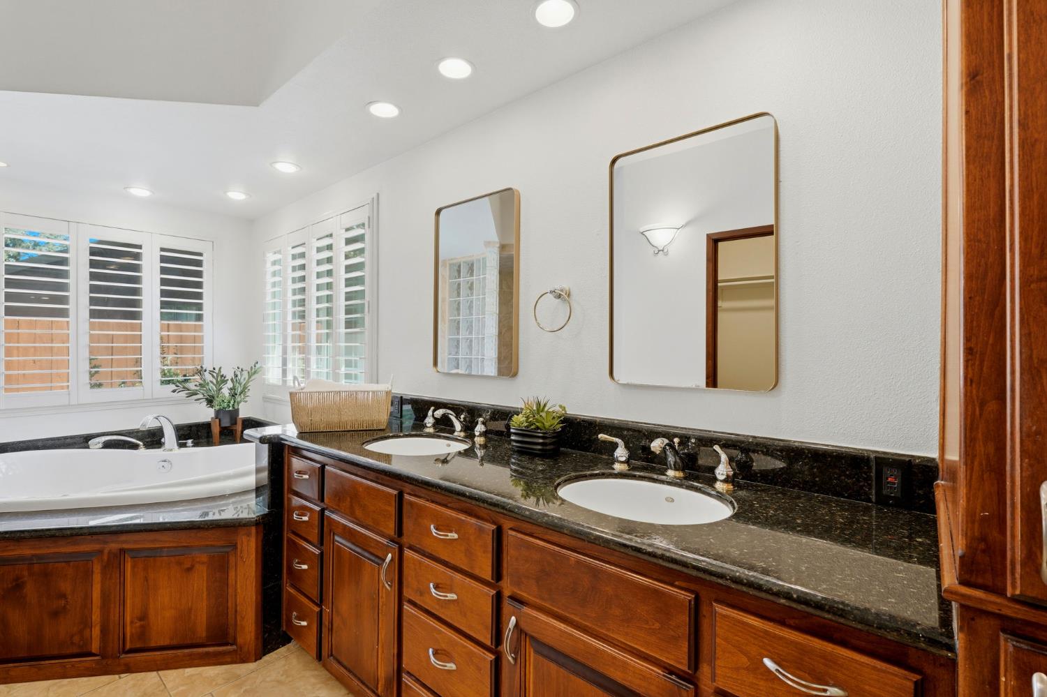 15126 Avenue 312, Visalia, CA 93292