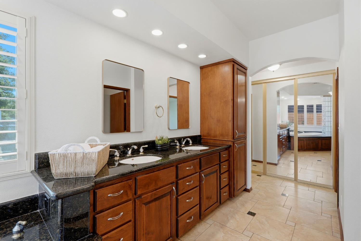 15126 Avenue 312, Visalia, CA 93292