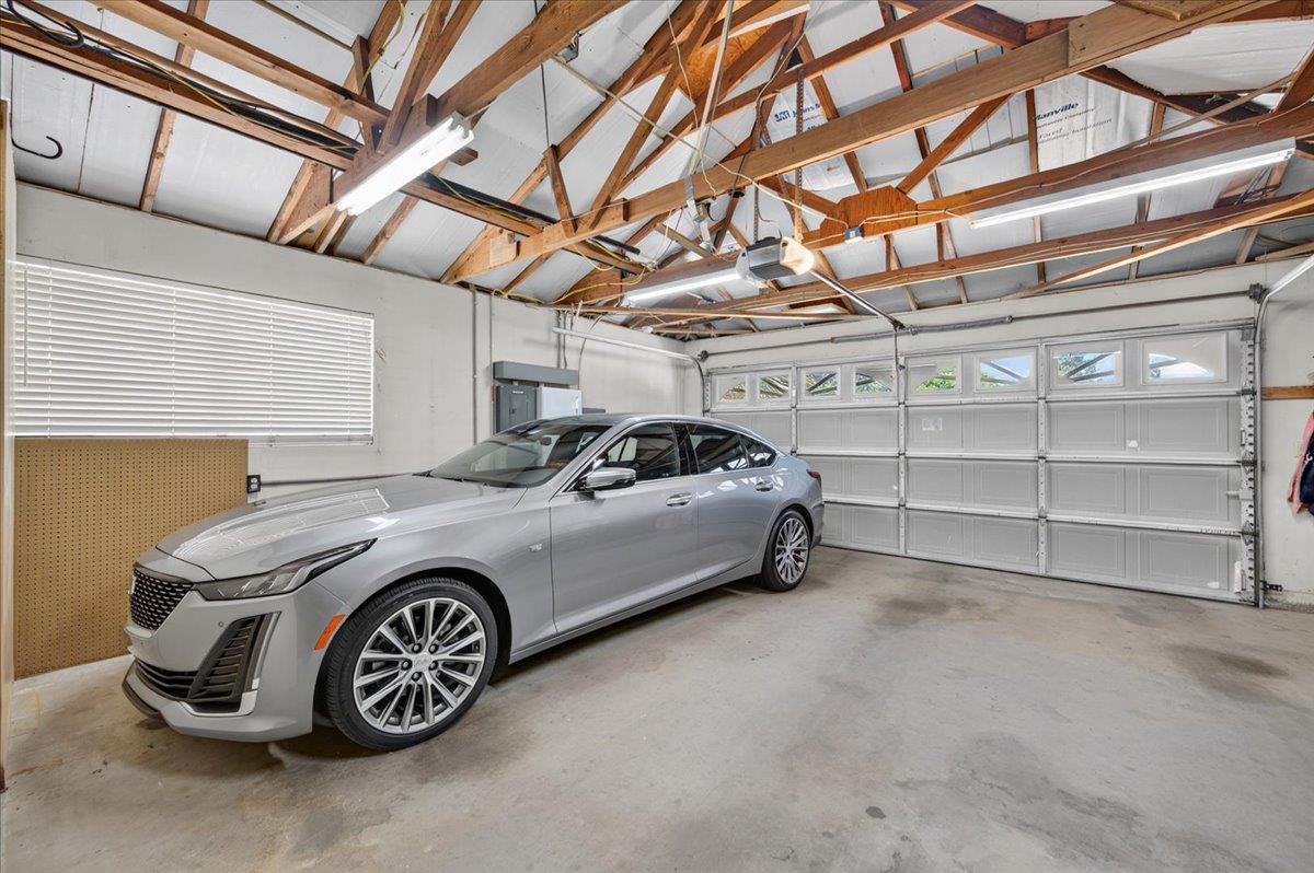 3733 W Wathen Ave, Fresno, CA 93711