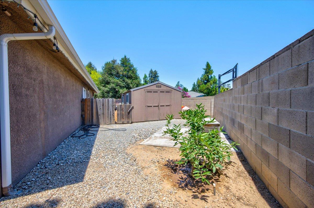 3733 W Wathen Ave, Fresno, CA 93711