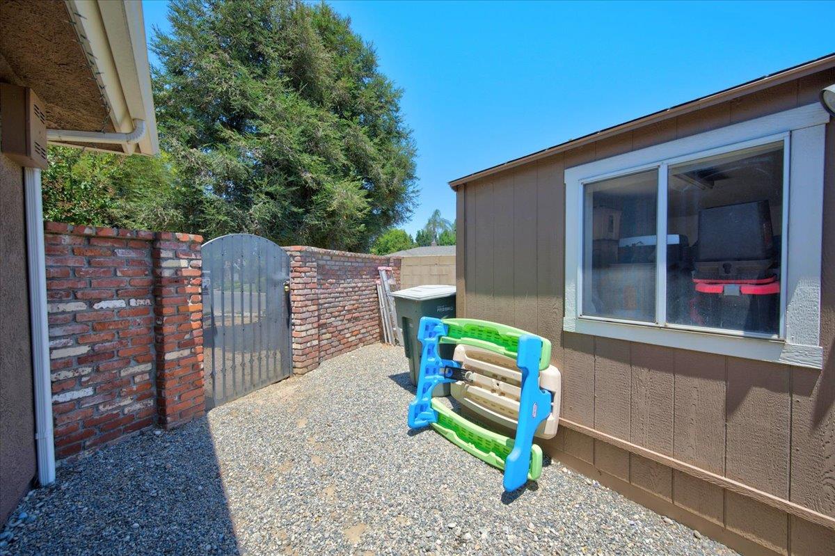 3733 W Wathen Ave, Fresno, CA 93711