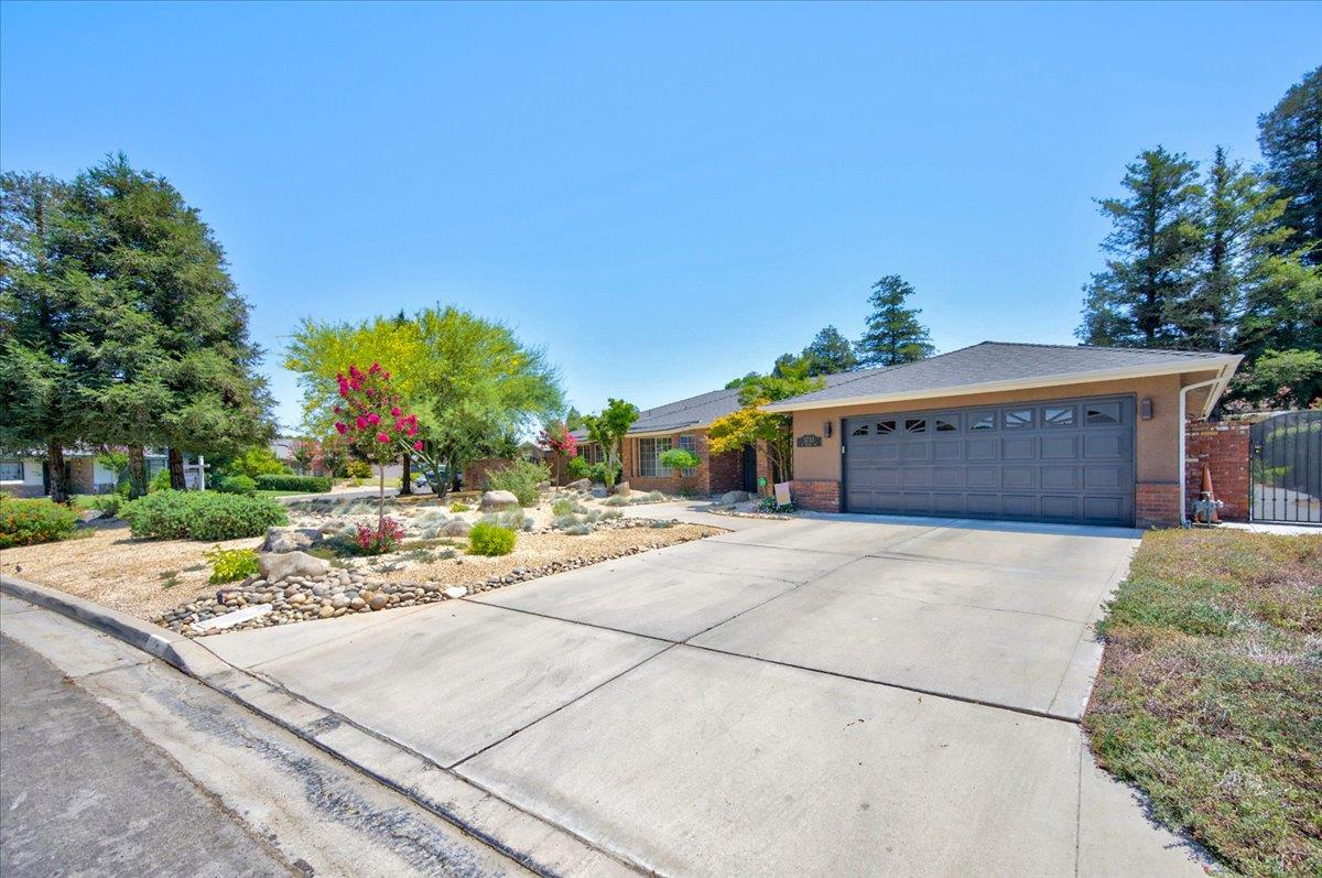 3733 W Wathen Ave, Fresno, CA 93711