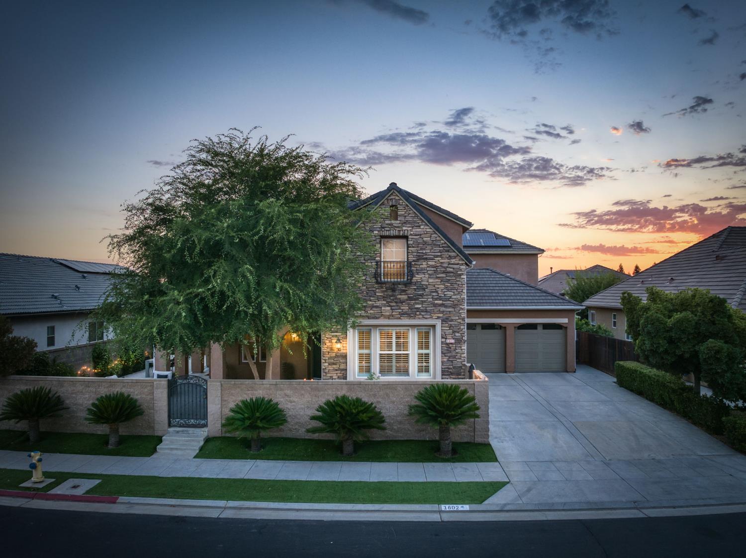 1802 N Kaweah Ave, Clovis, CA 93619
