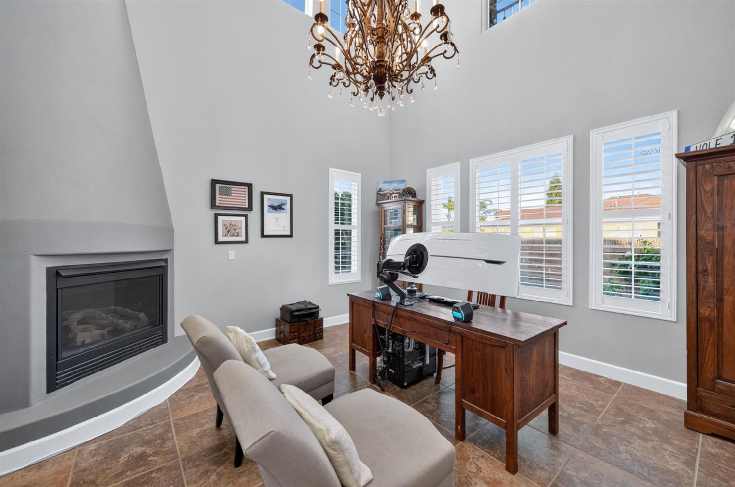 1802 N Kaweah Ave, Clovis, CA 93619