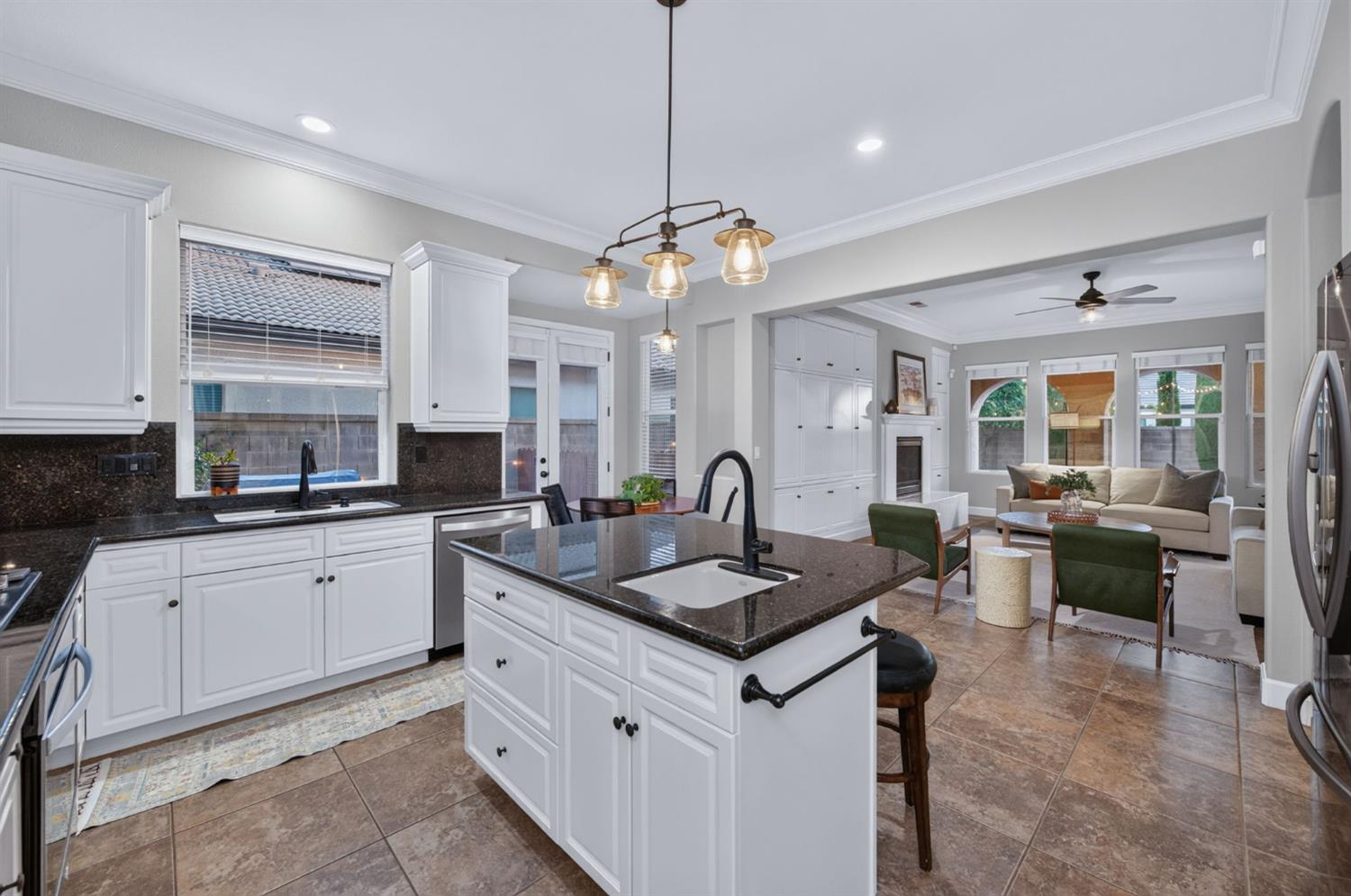1802 N Kaweah Ave, Clovis, CA 93619