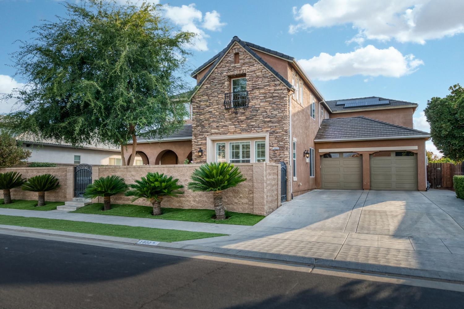 1802 N Kaweah Ave, Clovis, CA 93619