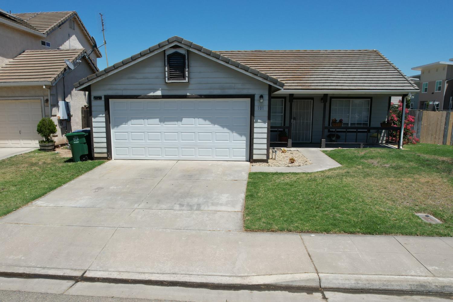 101 Oak Ct, Chowchilla, CA 93610