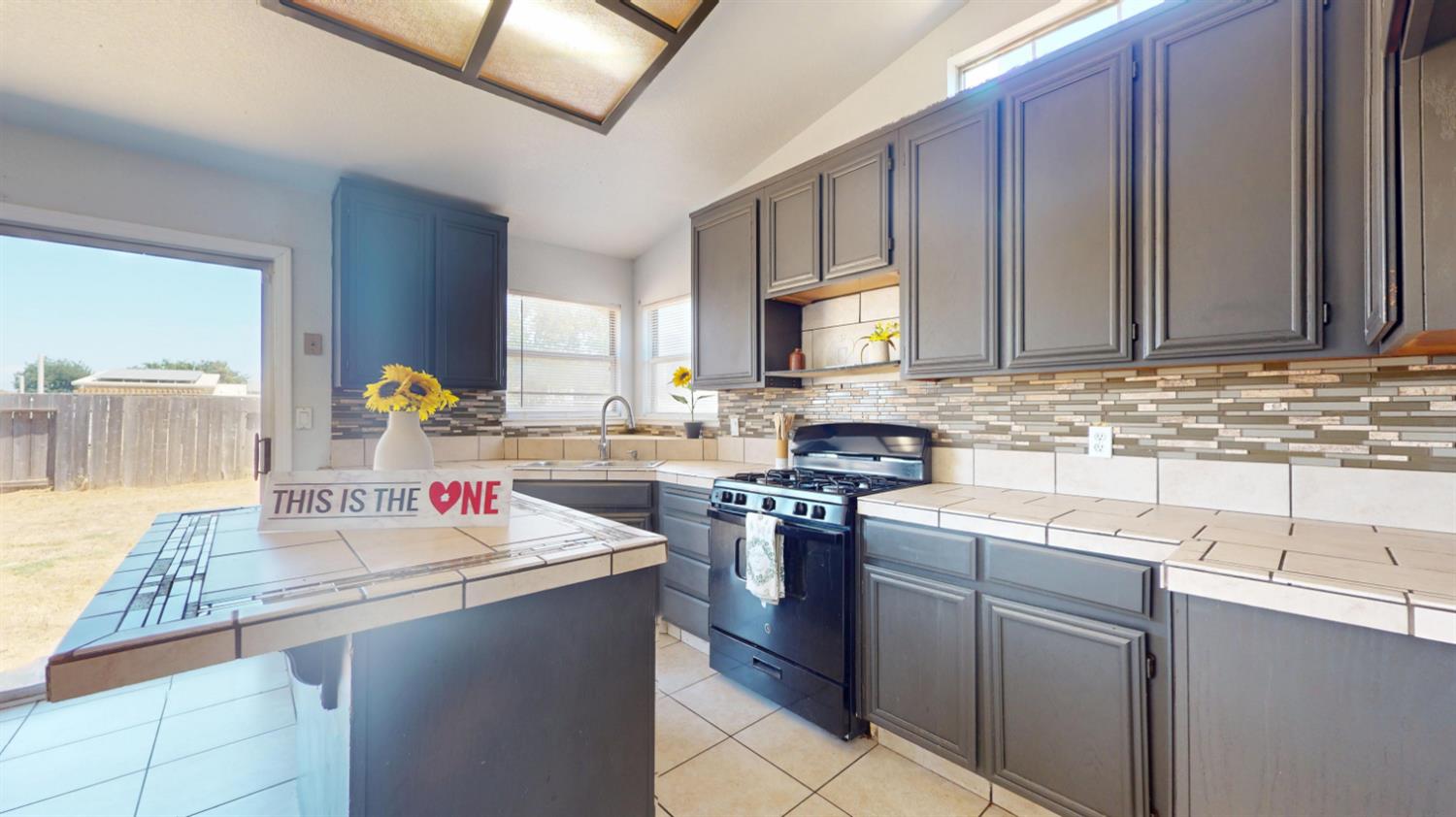 101 Oak Ct, Chowchilla, CA 93610