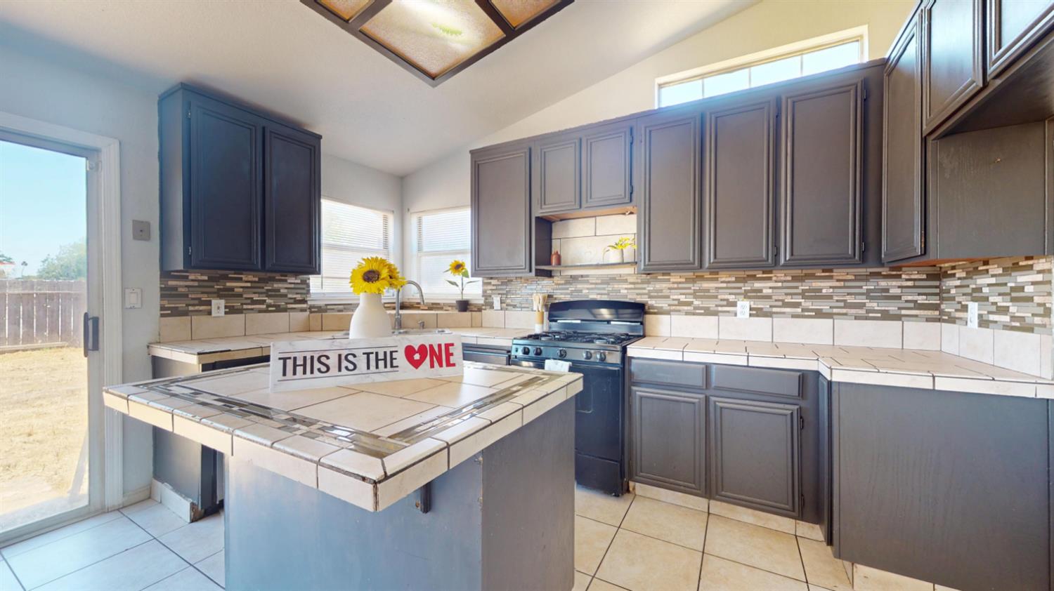 101 Oak Ct, Chowchilla, CA 93610