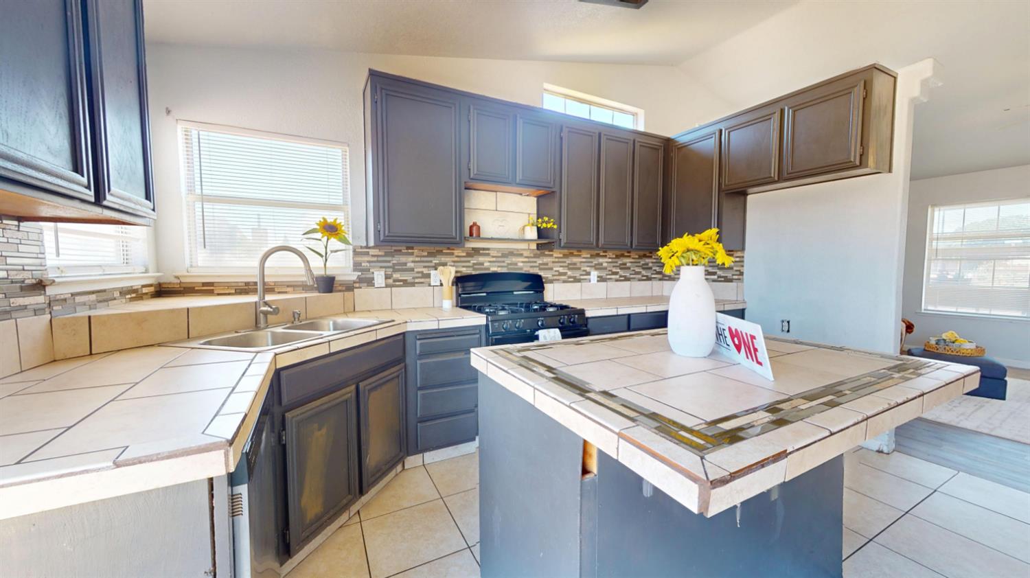101 Oak Ct, Chowchilla, CA 93610