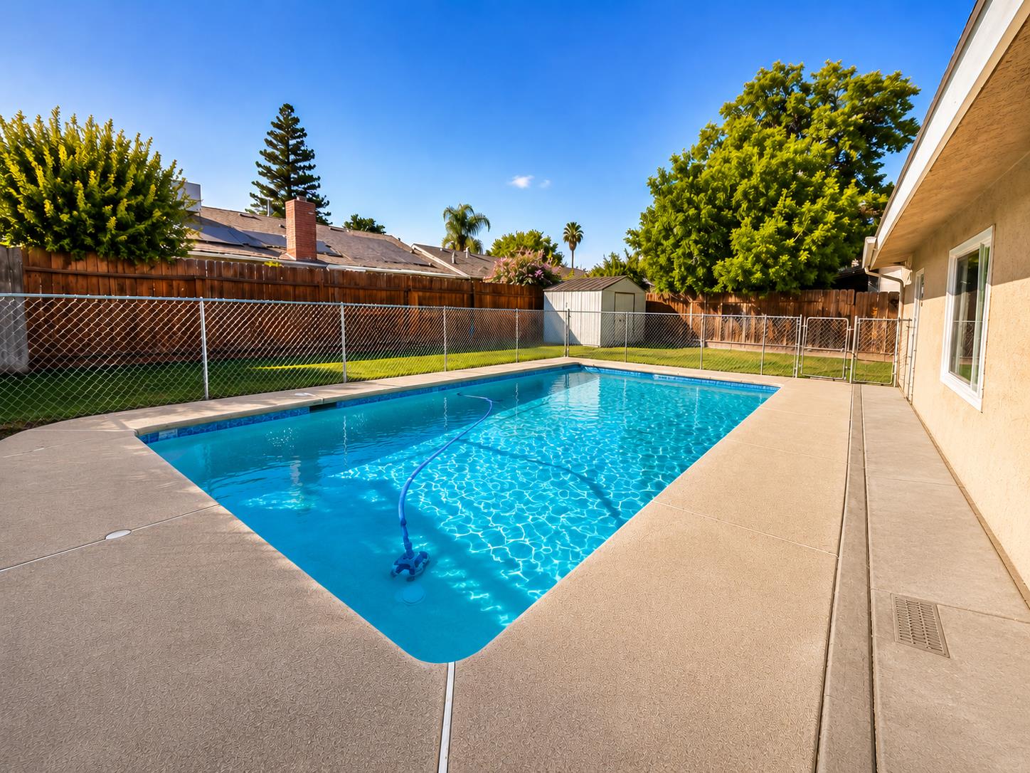 1517 lincoln, Clovis, CA 93611