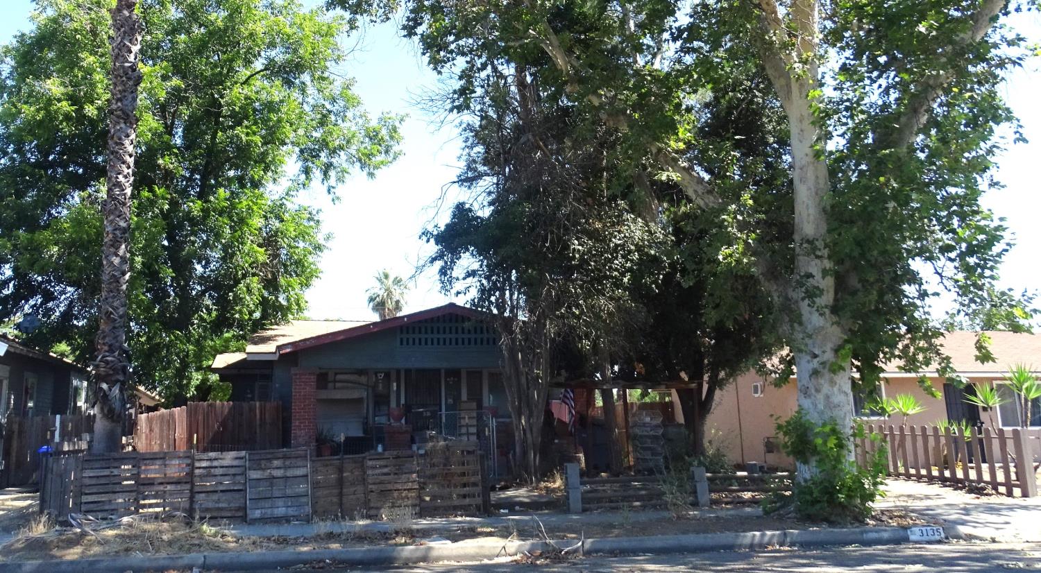 3135 E El Monte Way, Fresno, CA 93702