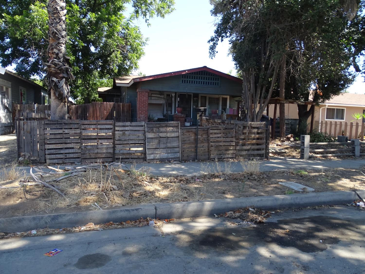 3135 E El Monte Way, Fresno, CA 93702