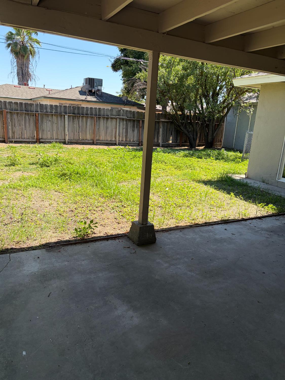 822 W Alamos, Clovis, CA 93612