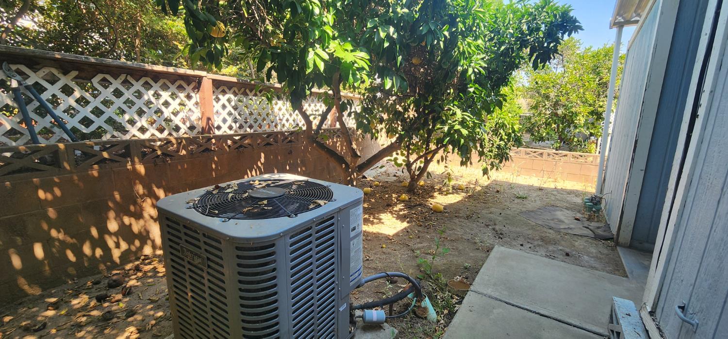 1300 W Olson Ave #155, Reedley, CA 93654