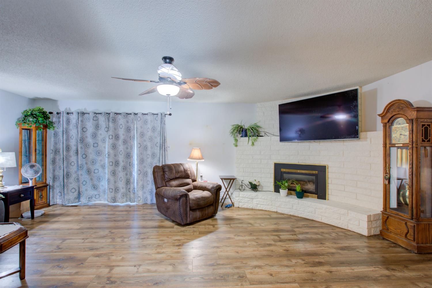 105 Gill Way, Chowchilla, CA 93610