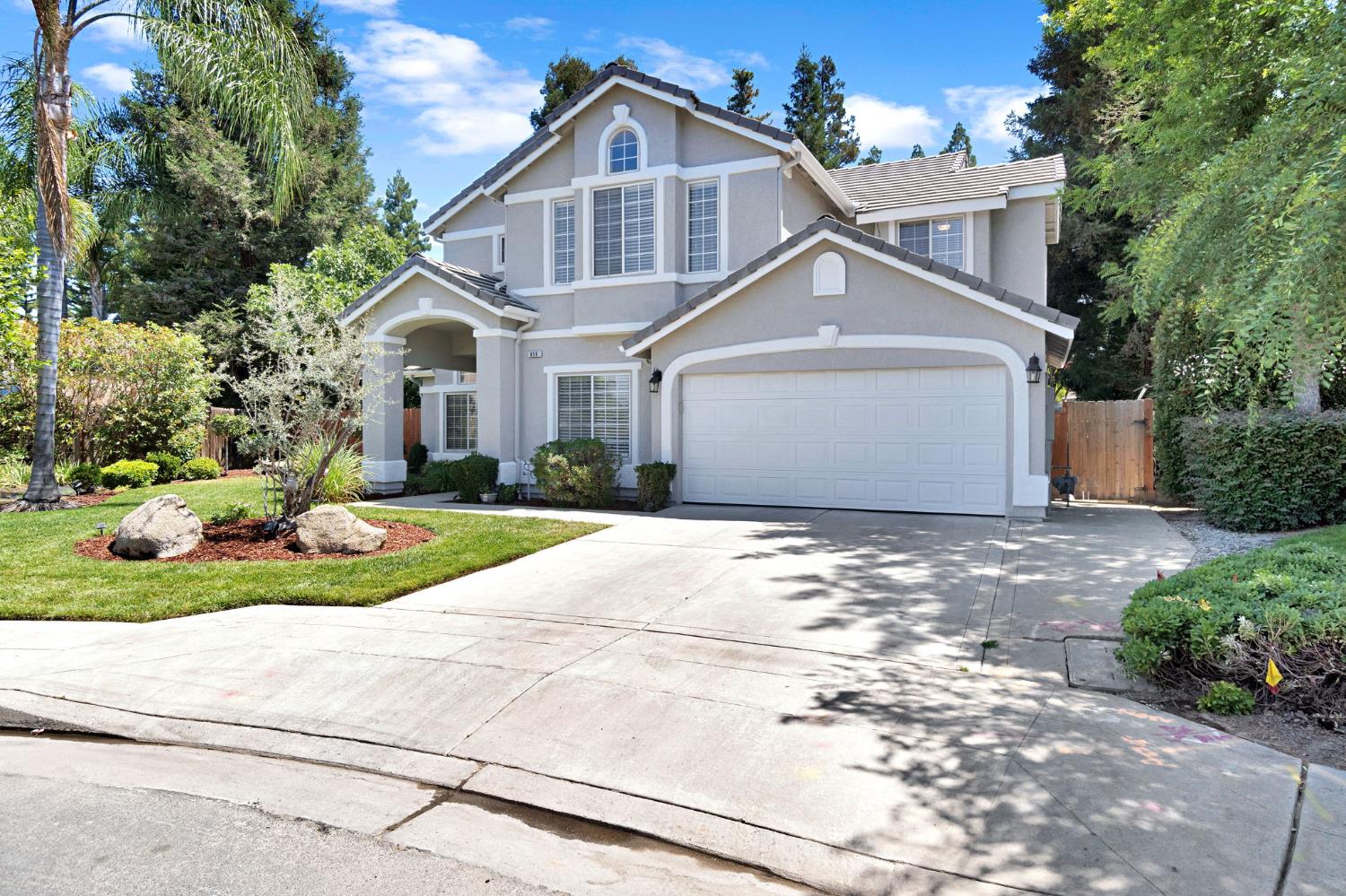 838 E Omaha Ave, Fresno, CA 93720