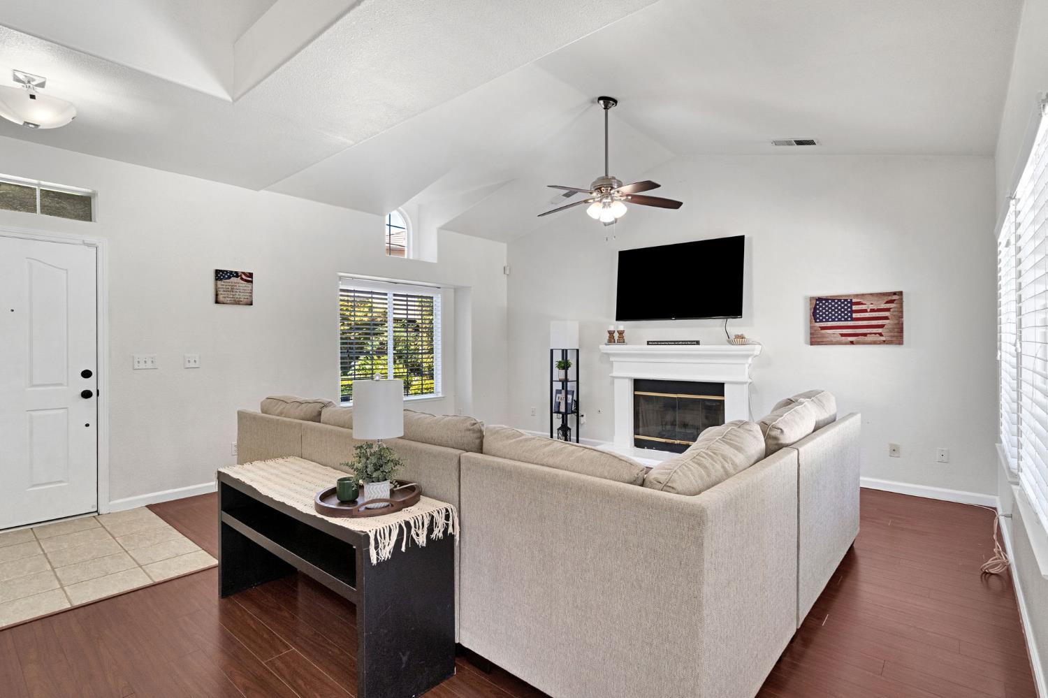 838 E Omaha Ave, Fresno, CA 93720