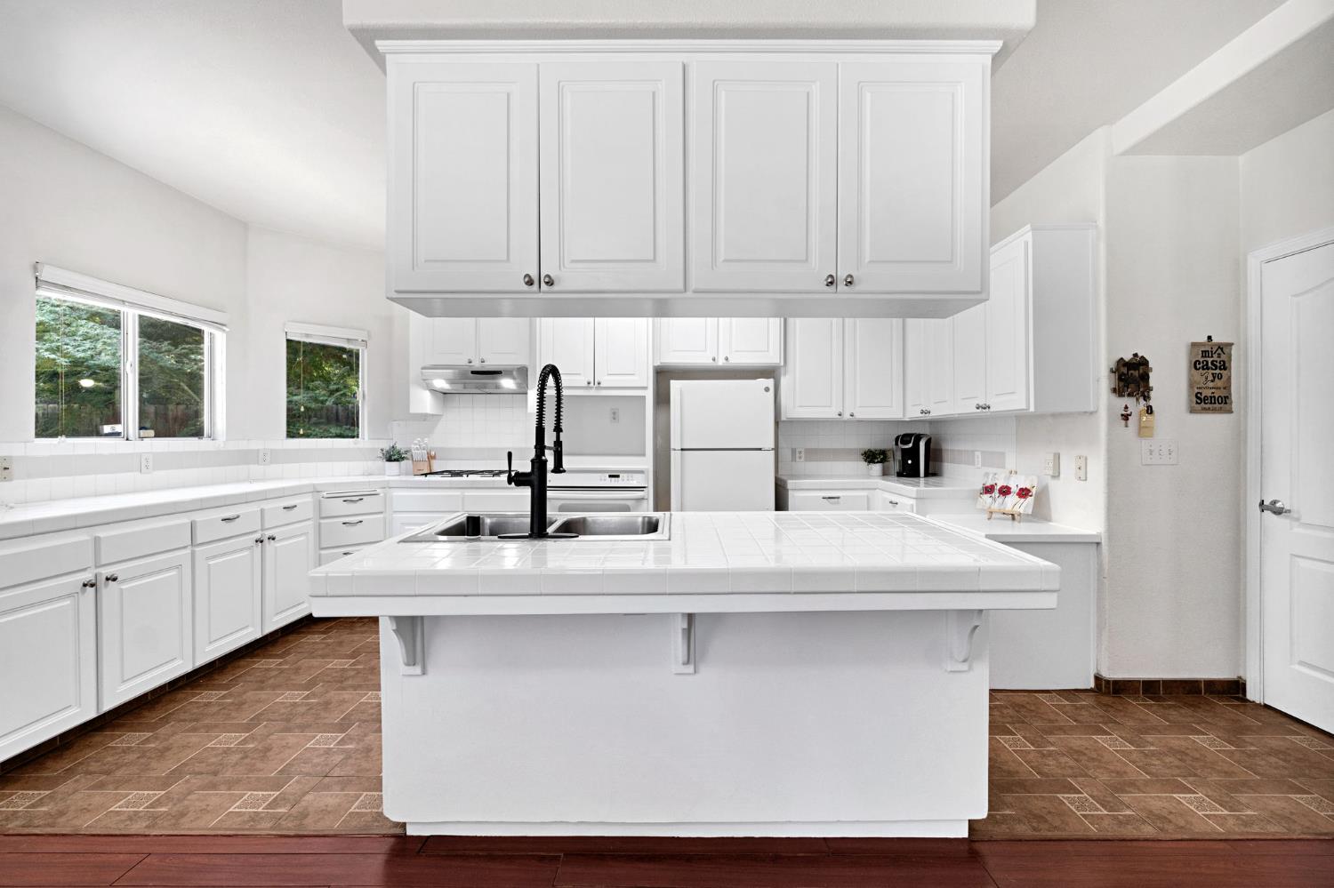 838 E Omaha Ave, Fresno, CA 93720