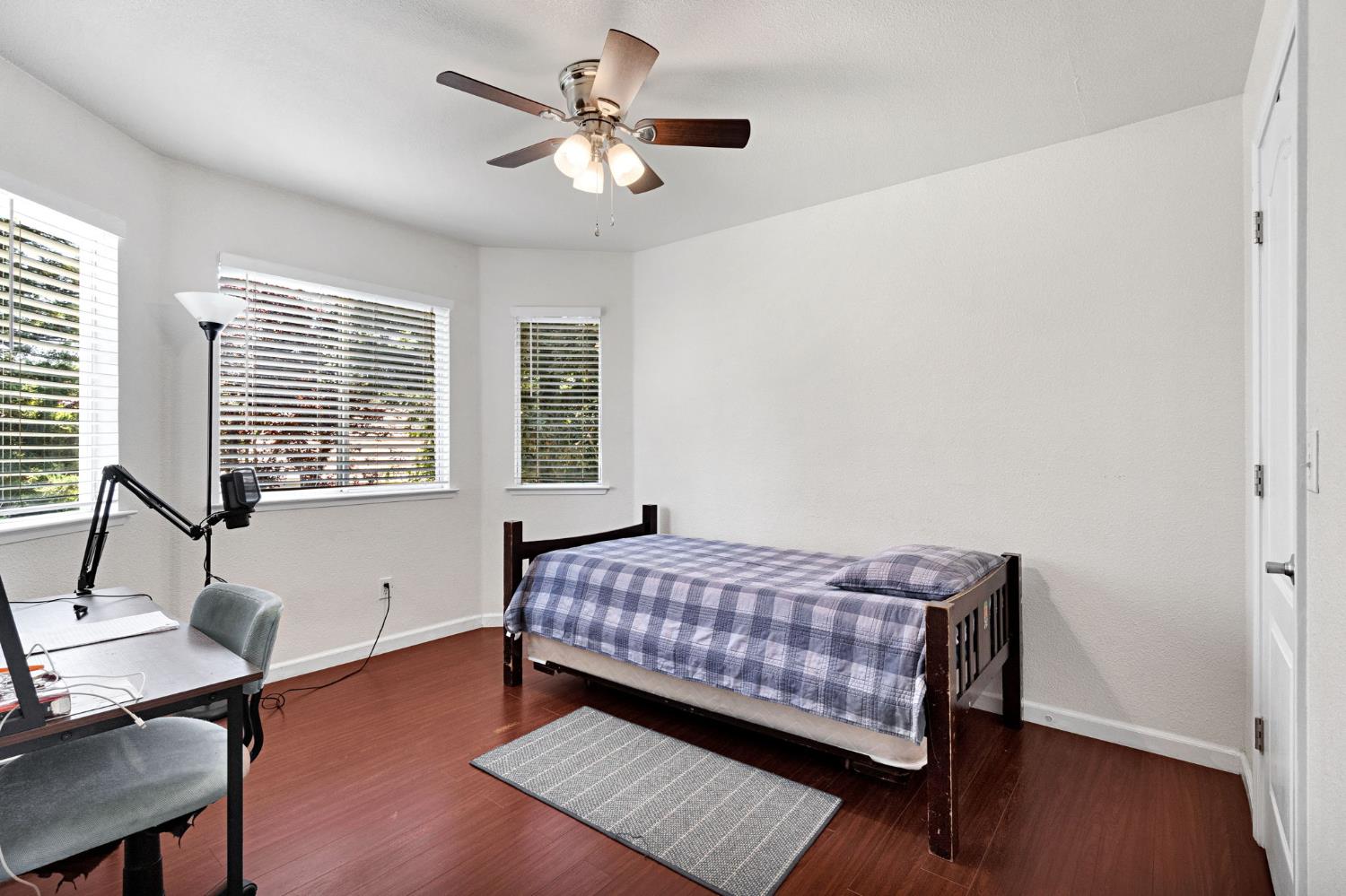 838 E Omaha Ave, Fresno, CA 93720