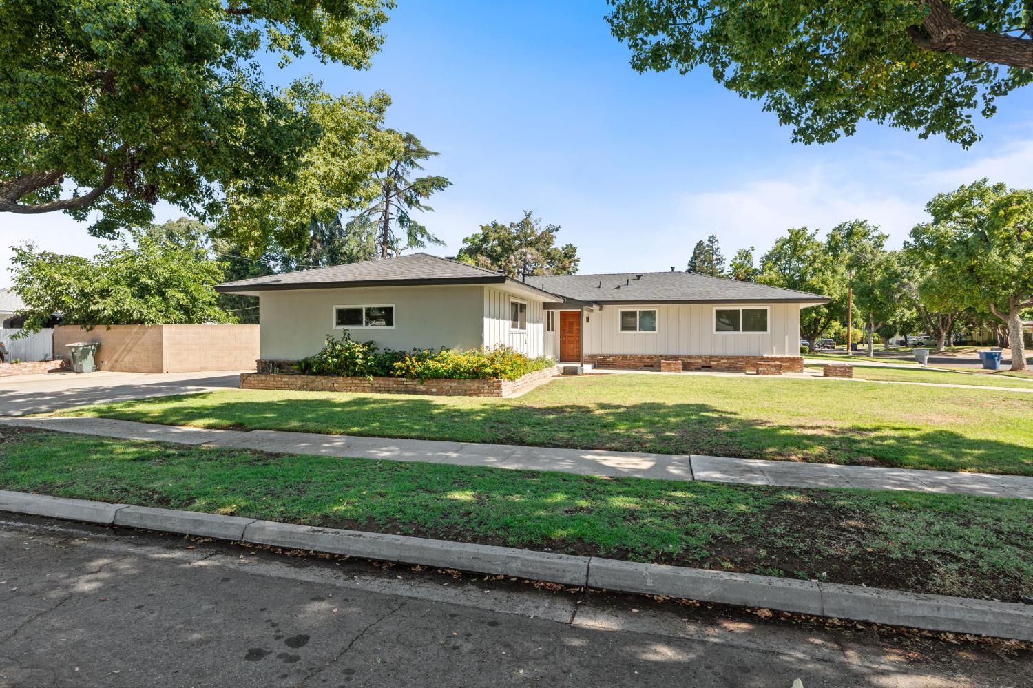 4627 N Ila Ave, Fresno, CA 93705