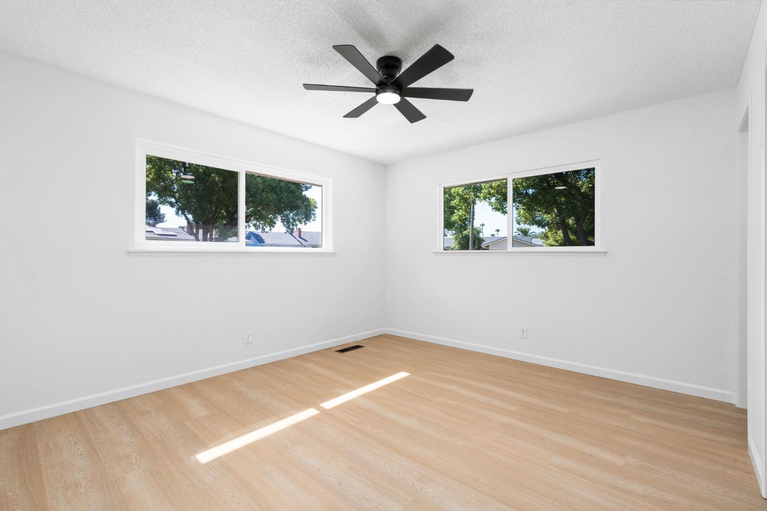 4627 N Ila Ave, Fresno, CA 93705
